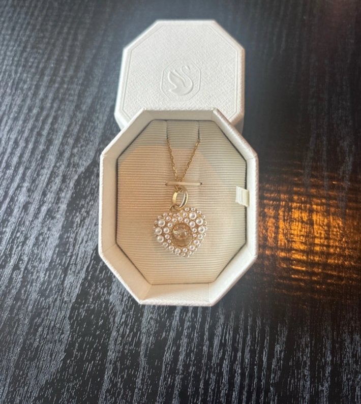 Swarovski ketting en oorbellen, Verzamelen, Swarovski, Ophalen of Verzenden, Zo goed als nieuw, Sieraad of Horloge