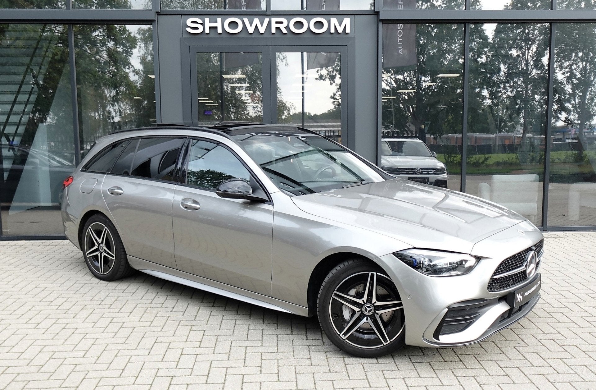 Mercedes-Benz C-klasse Estate 300 e AMG Line PANO KEYLESS 36, Auto's, Automaat, Dealer onderhouden, Achterwielaandrijving, Gebruikt
