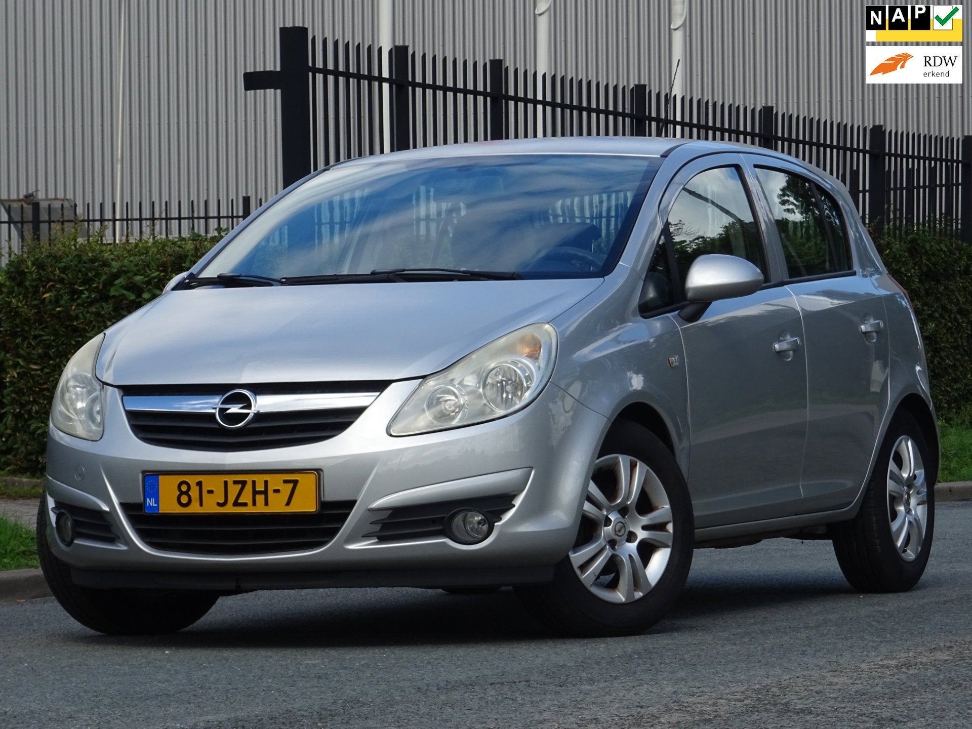Opel Corsa 1.2-16V Enjoy 5DRS 83DKM/NAP/AIRCO/CRUISE/APK, Voorwielaandrijving, Dealer onderhouden, Gebruikt, 4 cilinders