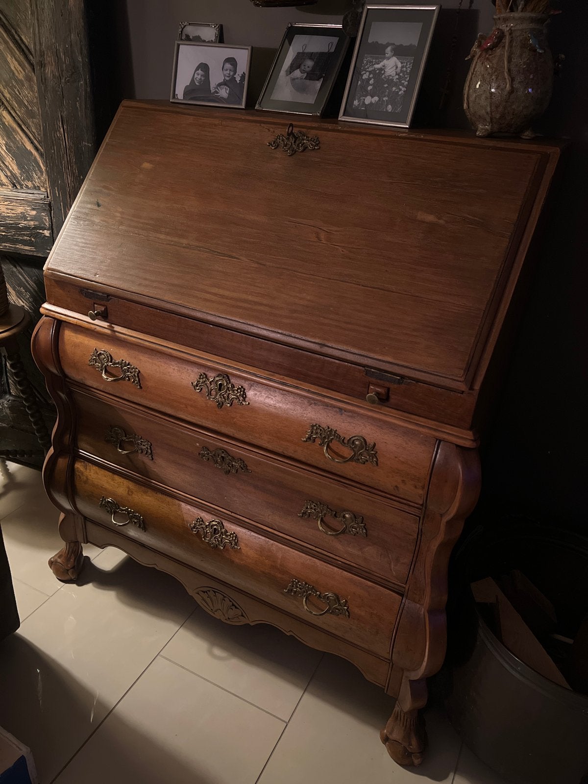 Antiek houten buikkastje secretaire met lades, Ophalen
