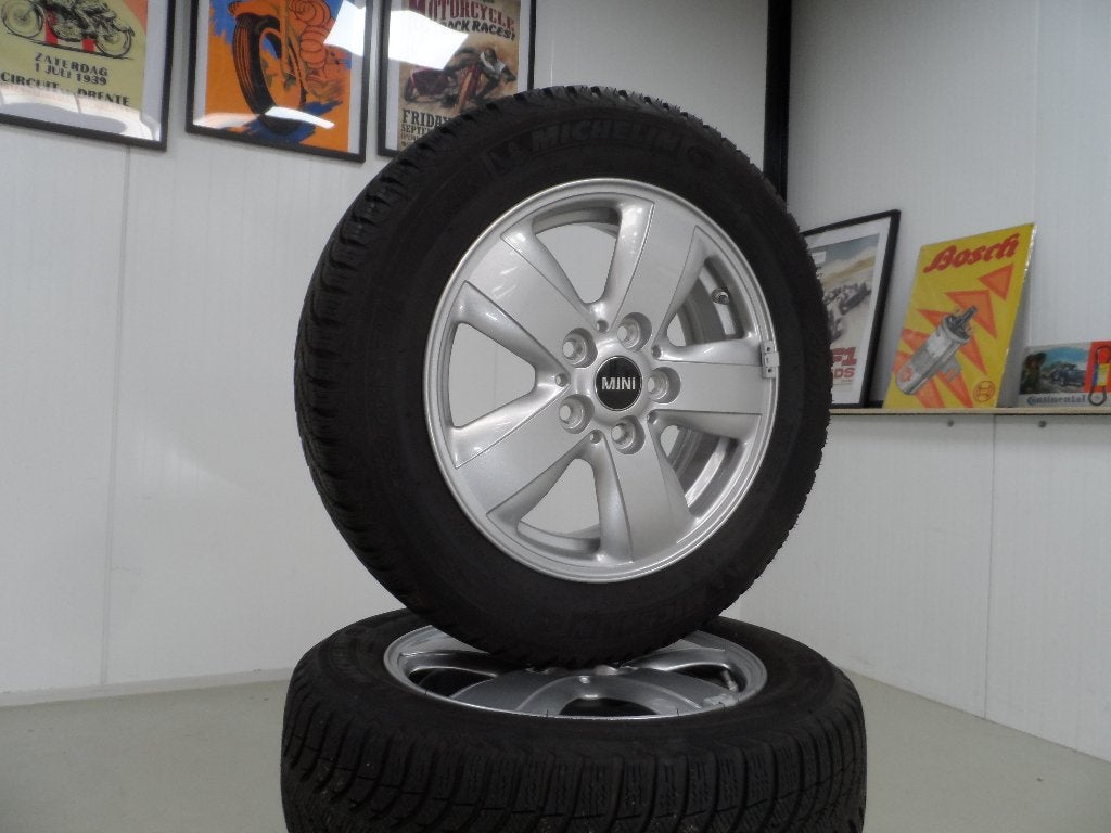 15 inch Mini One origineel winterbanden set met Michelin, Info@mini.com, Gebruikt, 175 mm, Banden en Velgen
