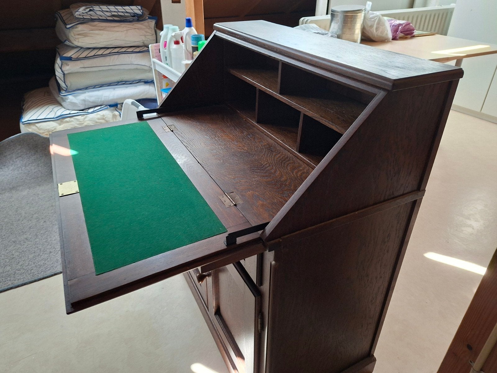 Antiek eiken secretaire met groen vilt, Ophalen