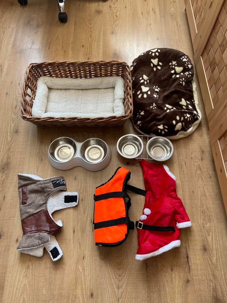 Hondenmand/dekjes/kleding/zwemvest/eten-drinkbakken, Dieren en Toebehoren, Ophalen of Verzenden, Gebruikt