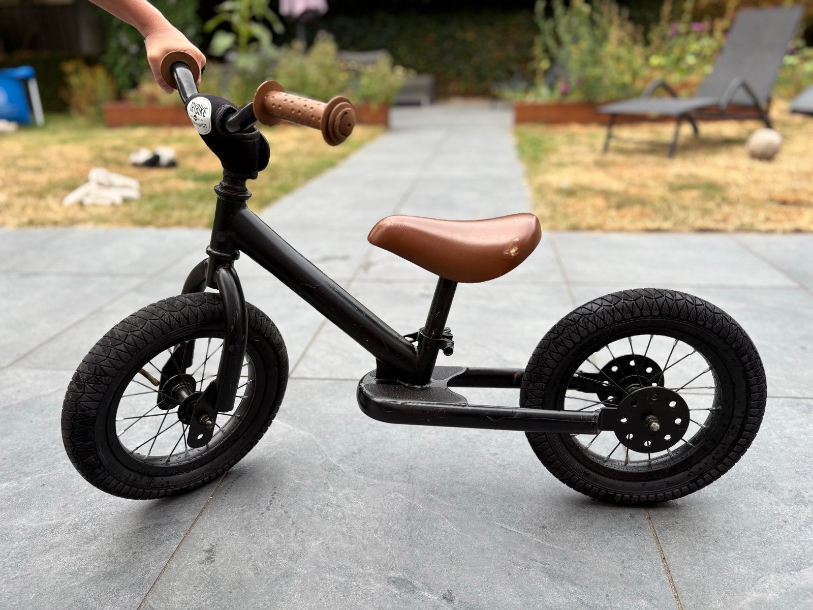 Trybike 12.5 inch - Zwart met bruin zadel, Fietsen en Brommers, Fietsen | Kinderfietsjes, Ophalen, Gebruikt, Minder dan 16 inch