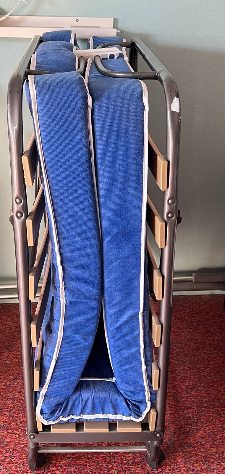 Opklapbed - Eenpersoons logeerbed met matras, Ophalen, Gebruikt, Eenpersoons, Blauw
