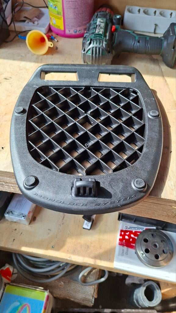 GIVI Monolock Adapterplaat voor Topkoffer - Nieuwstaat, Motoren, Ophalen of Verzenden, Nieuw