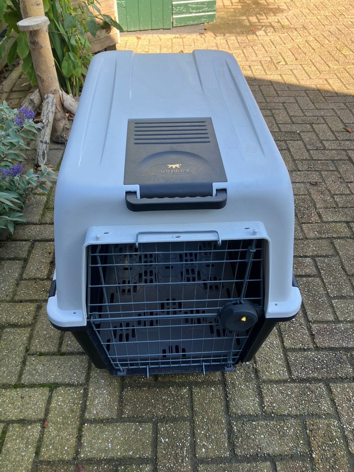 reisbench, transportbox ferplast op wieltjes., Dieren en Toebehoren, Ophalen, Zo goed als nieuw