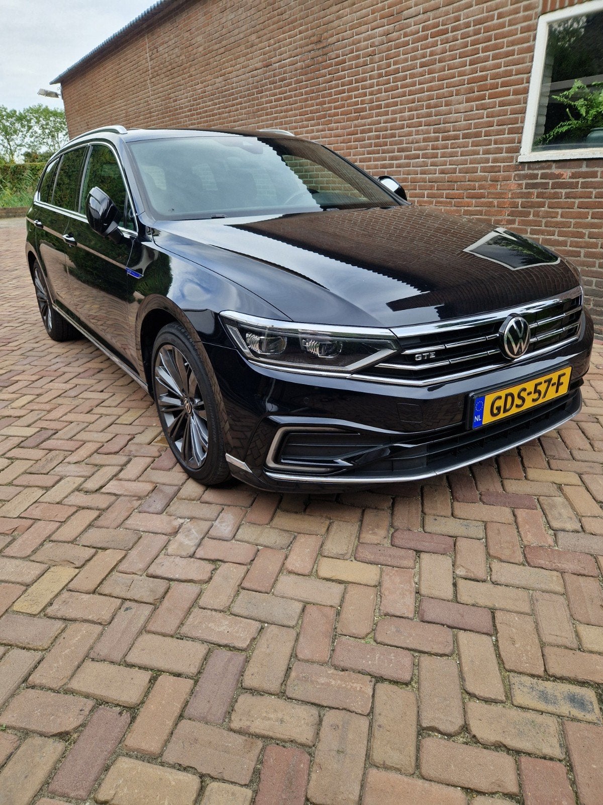 VW Passat gte 1.4 tsi PHEV variant pano alcantara trekhaak, Auto's, Dealer onderhouden, Zwart, 1600 kg, Passat