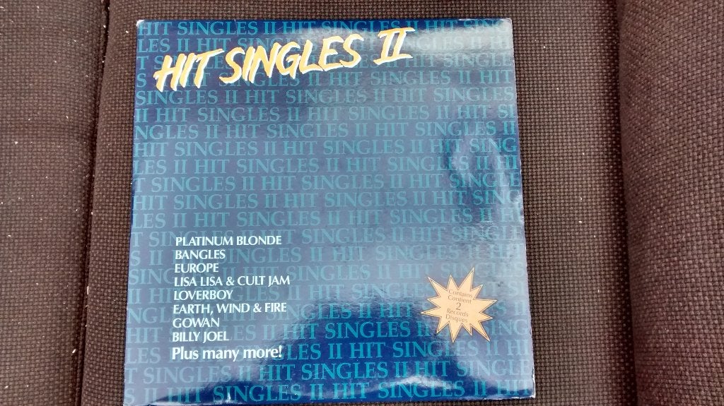 2 LP - Hit Singles 2, Ophalen of Verzenden, Zo goed als nieuw, Pop, Dubbel-LP