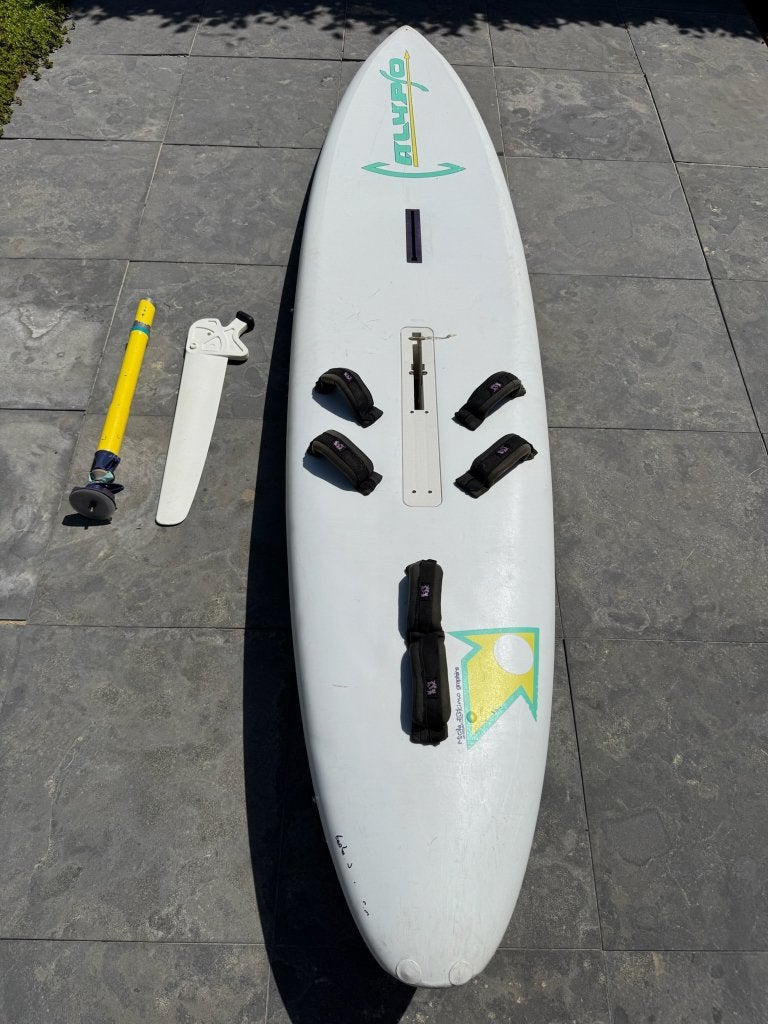 Bic Calypso surfplank en De Jong Sails 5.5 zeil, Watersport en Boten, Windsurfen, Ophalen, Gebruikt, Met draagtas, 5 tot 6.5 m²