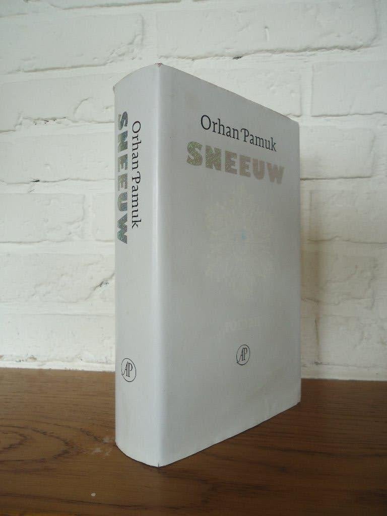 Orhan Pamuk - Sneeuw, Ophalen of Verzenden, Gelezen, Orhan Pamuk