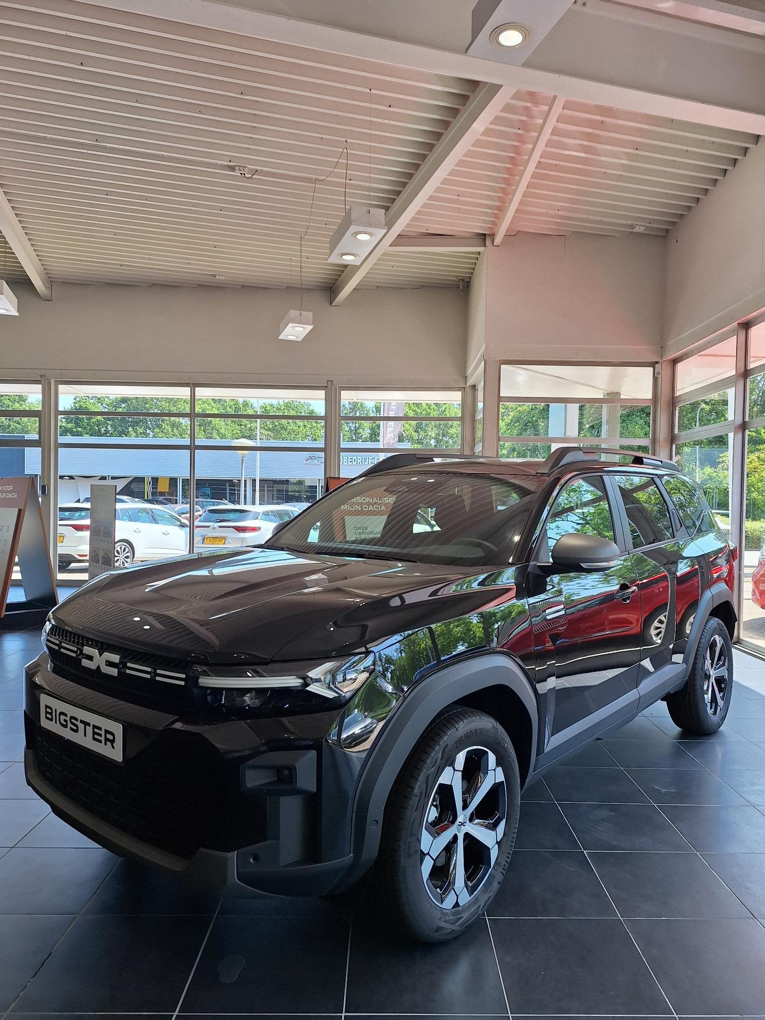 Dacia Bigster 1.8 Hybrid 155 Journey VOORRAADVOORDEEL | PACK, Auto's, Stof, Euro 6, Zwart, Origineel Nederlands