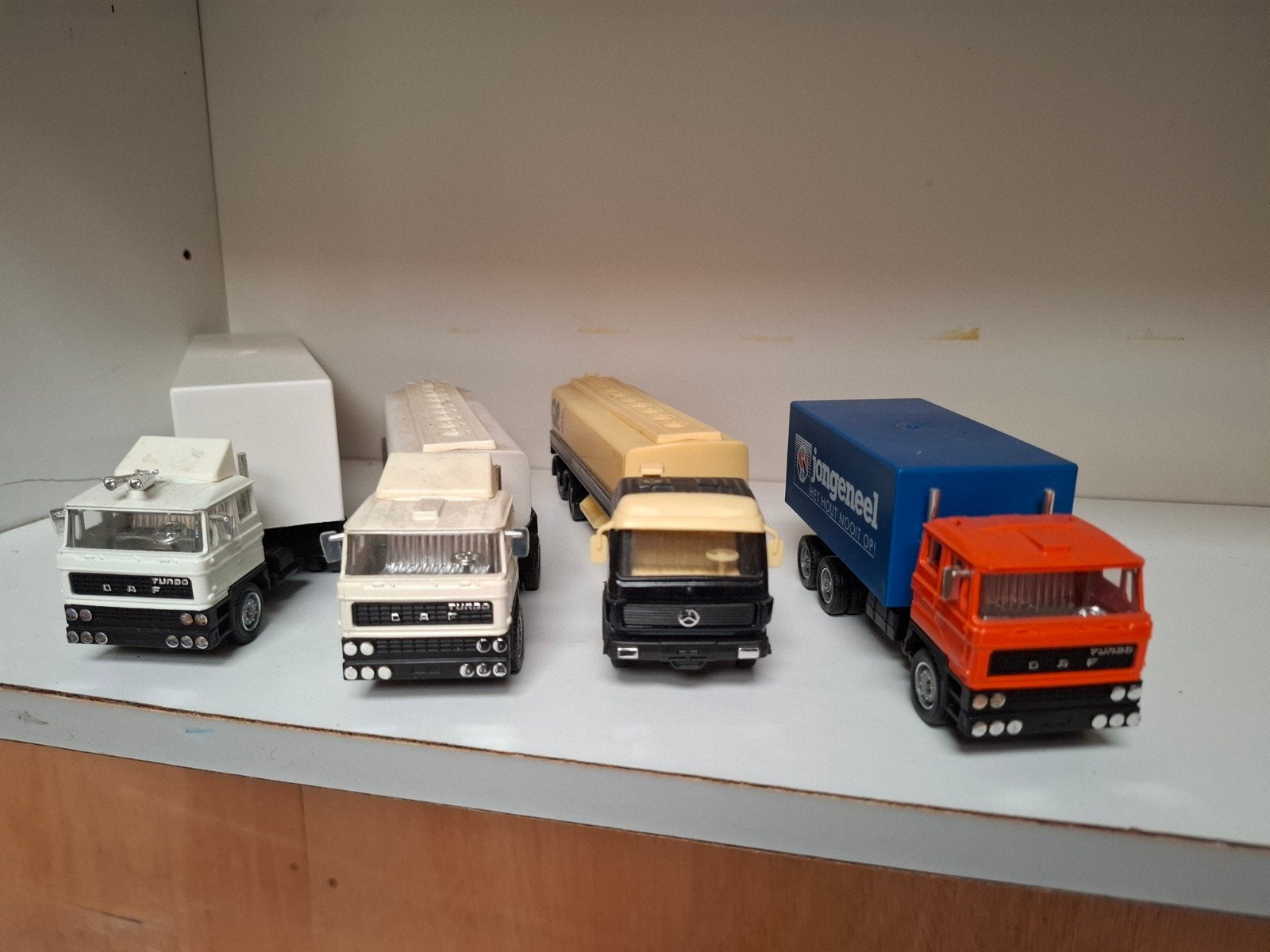Verzameling Solido trucks, Overige merken, Gebruikt, 1:50 of kleiner, Ophalen of Verzenden