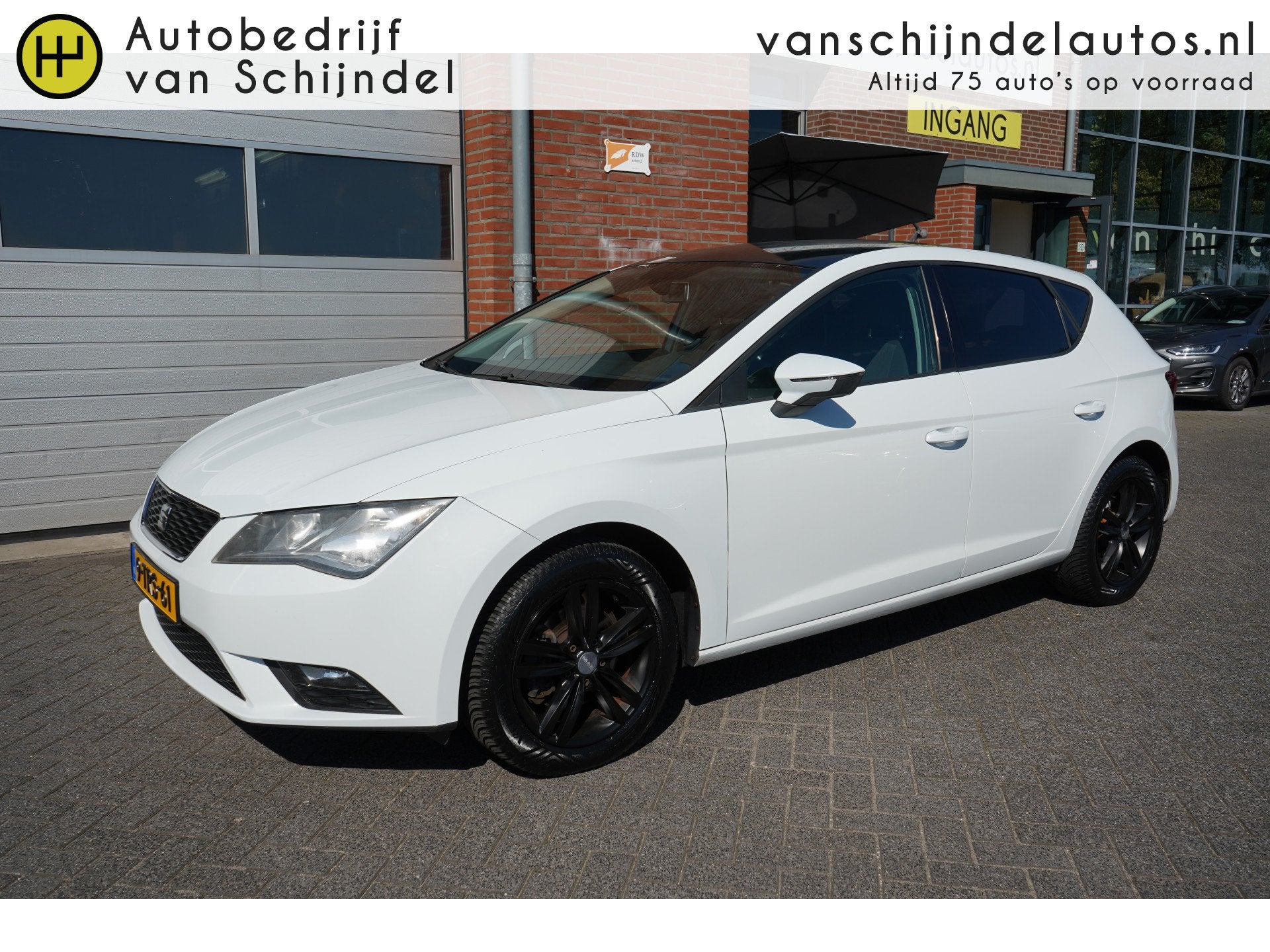 SEAT Leon 1.2 TSI 105PK STYLE 5 DEURS NIEUW MODEL RECENT NIE, Voorwielaandrijving, Euro 5, Stof, Gebruikt