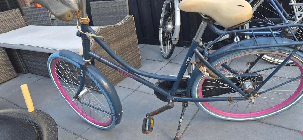 Vingino meisjesfiets 24 inch - ca. 8-10 jaar, Ophalen, Terugtraprem, Vingino, Handrem
