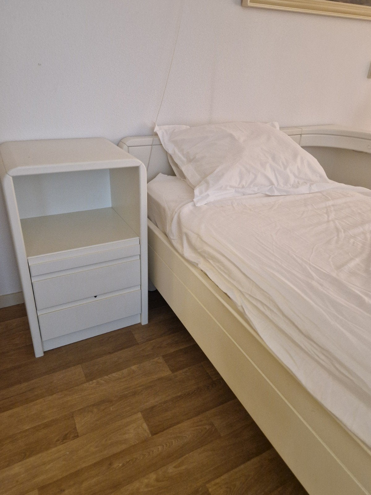 1 persoons bed incl Nachtkastjes en matras, Huizen en Kamers