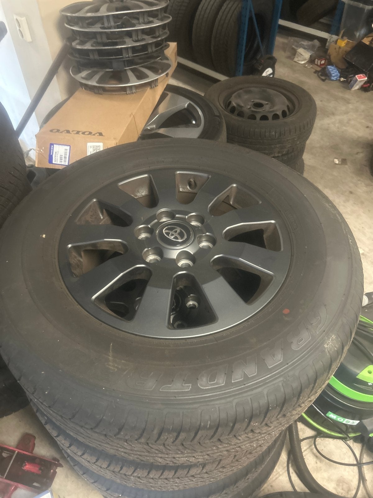 Toyota Landcruiser velgen met banden, Auto-onderdelen, 18 inch, Gebruikt, 265 mm, Banden en Velgen