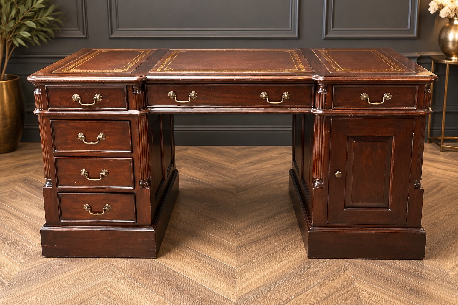 Klassieke Chesterfield Lederen Bureau !!!, Ophalen of Verzenden, Gebruikt