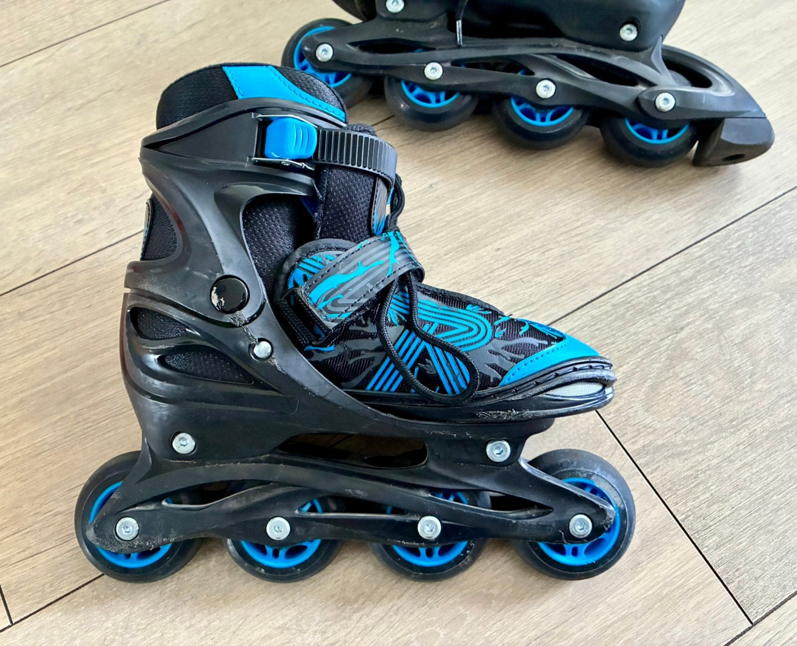 Roces inline skates maat 34-37 + beschermingsset & helm, Kinderen, Roces, Ophalen of Verzenden, Inline skates 4 wielen
