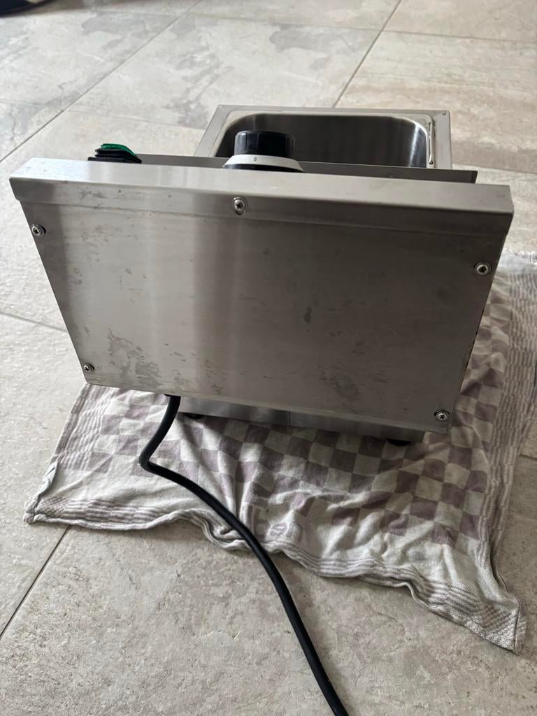 Hendi Frituurpan 8 liter 3500 watt - Gebruikt, 4 liter of meer, Ophalen, Zo goed als nieuw