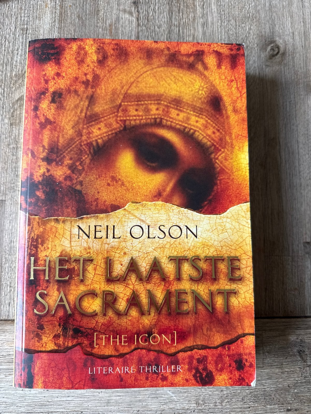 Het Laatste Sacrament - Neil Olson (Literaire Thriller), Ophalen of Verzenden, Gelezen, Europa overig
