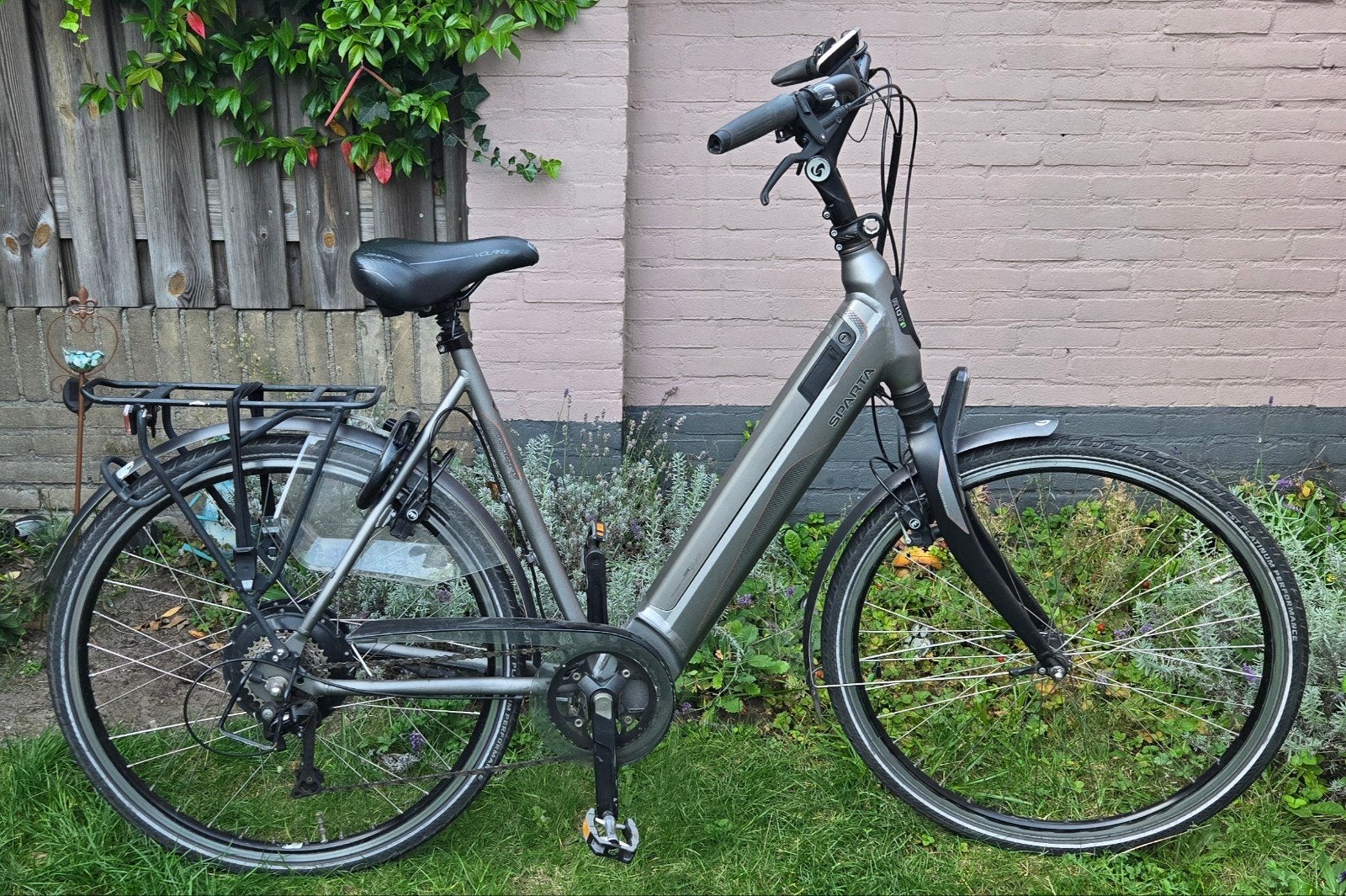 Mooie Sparta R10Ti met nieuwe accu, Fietsen en Brommers, Ophalen, Sparta, Zo goed als nieuw, 50 km per accu of meer