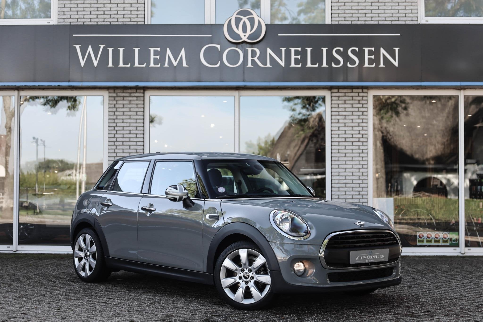 MINI 5-Deurs 1.5 One First Apple Carplay Navigatie PDC 17", Auto's, Voorwielaandrijving, Stof, Gebruikt, Navigatiesysteem