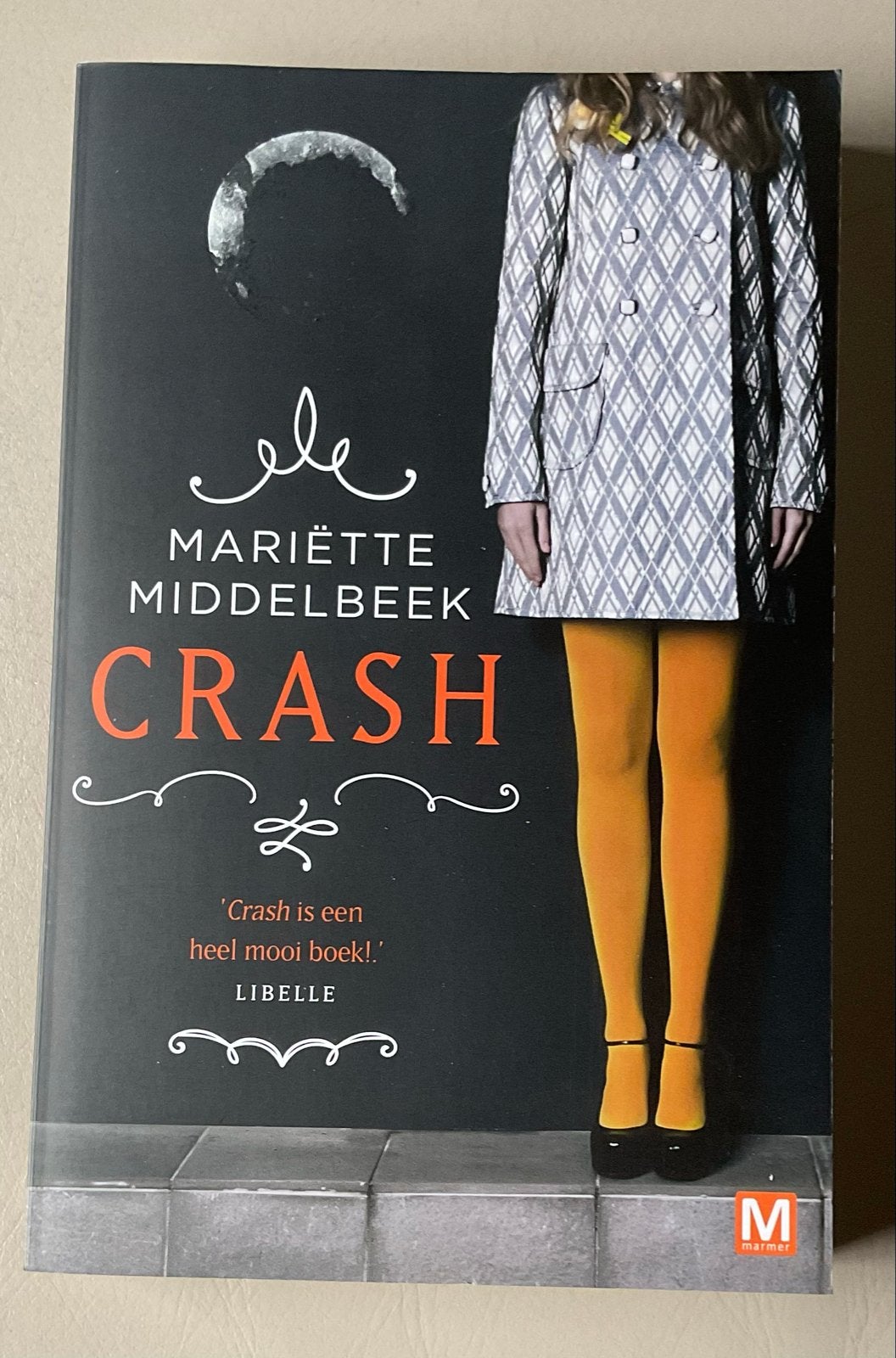 Crash - Mariëtte Middelbeek (roman) = Linda van Rijn, Ophalen of Verzenden, Zo goed als nieuw