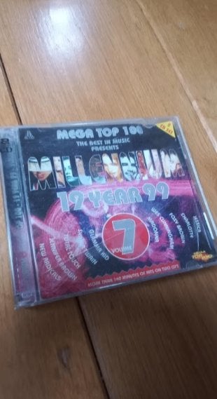 CD Millennium. Mega Top 100. 19 Year 99 - Volume 7, Ophalen of Verzenden, Zo goed als nieuw, Pop, Album