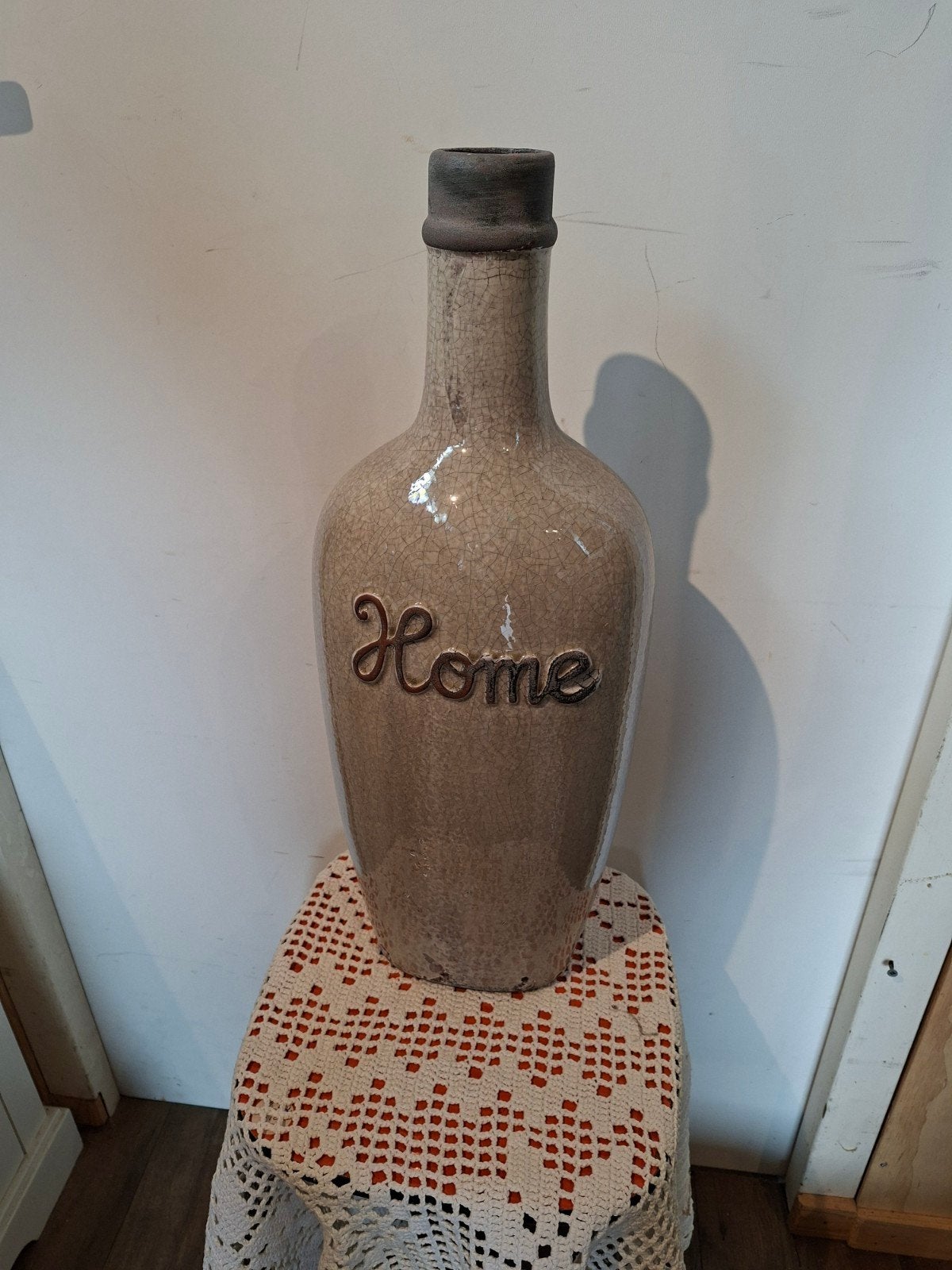 Grote vaas met 'Home' opdruk - Beige/Grijs, Gebruikt, Met patroon/structuur, Beige, Ophalen of Verzenden