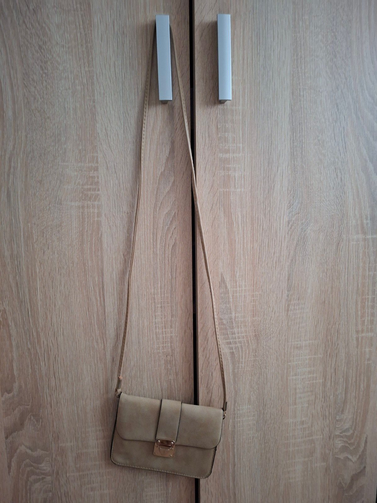 Nieuw beige schoudertasje telefoontasje, Sieraden, Tassen en Uiterlijk, Ophalen of Verzenden, Nieuw, Beige, Schoudertasje