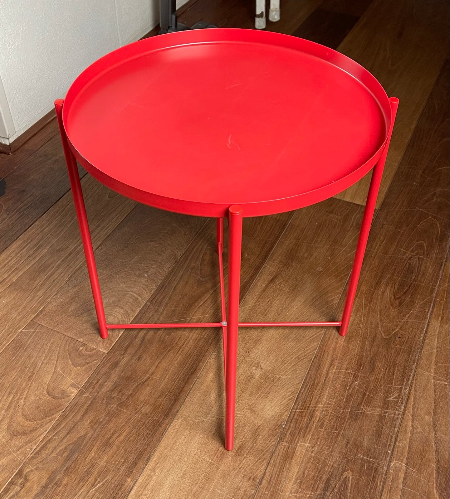 IKEA GLADLOM, Rode salontafel met dienblad, Minder dan 55 cm, Metaal of Aluminium, Rond, Zo goed als nieuw