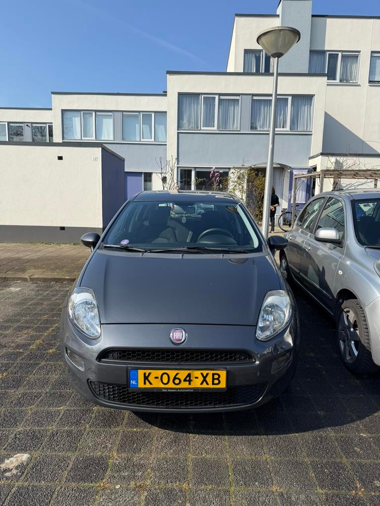 Fiat Punto 0.9 Twinair 77KW 5DR 2014 Grijs, Auto's, Fiat, Voorwielaandrijving, 40 €/maand, 24 km/l, Handgeschakeld