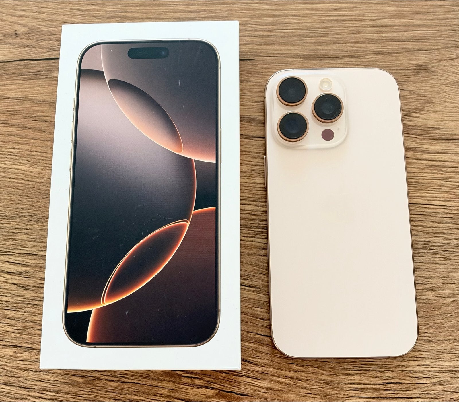 iPhone 16 Pro 128GB Desert Titanium – Perfecte staat, 128 GB, 89 %, Zo goed als nieuw, Zonder simlock