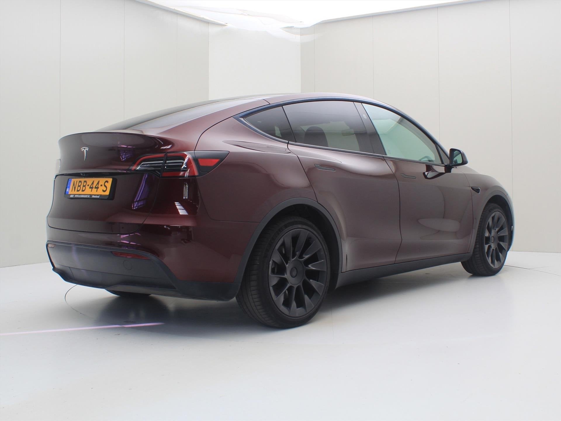 Foto 2 van Tesla Model Y Standard RWD Plus 351pk 95% SoH [ HW4+FSD SUPE