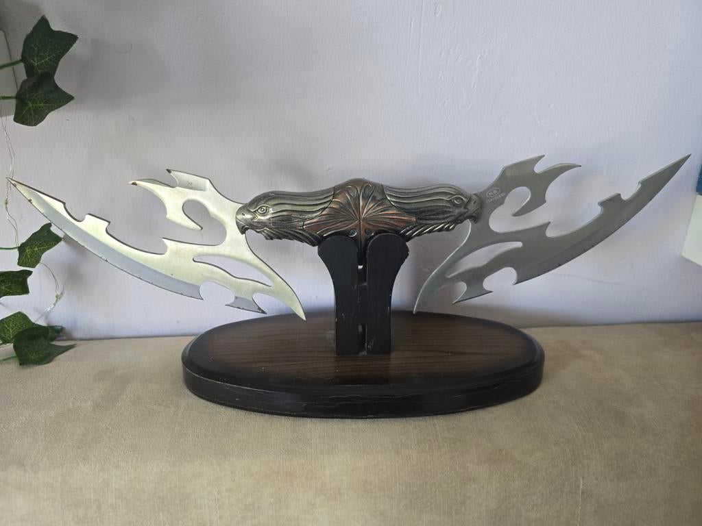 Decoratieve Fantasy Dolk op Standaard - Uniek Design, Verzamelen, Ophalen of Verzenden, Gebruikt