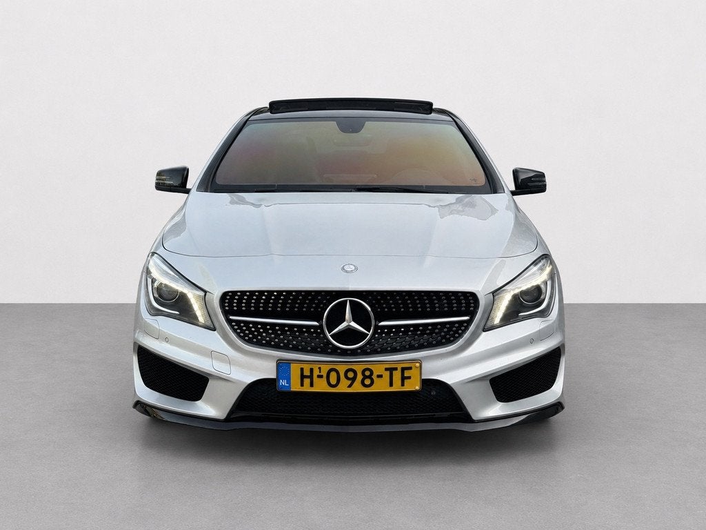 Mercedes-Benz CLA-klasse 180 Prestige 175Pk+ABCuitlaat+Pano+, Auto's, Gebruikt, Euro 6, 4 cilinders, 715 kg