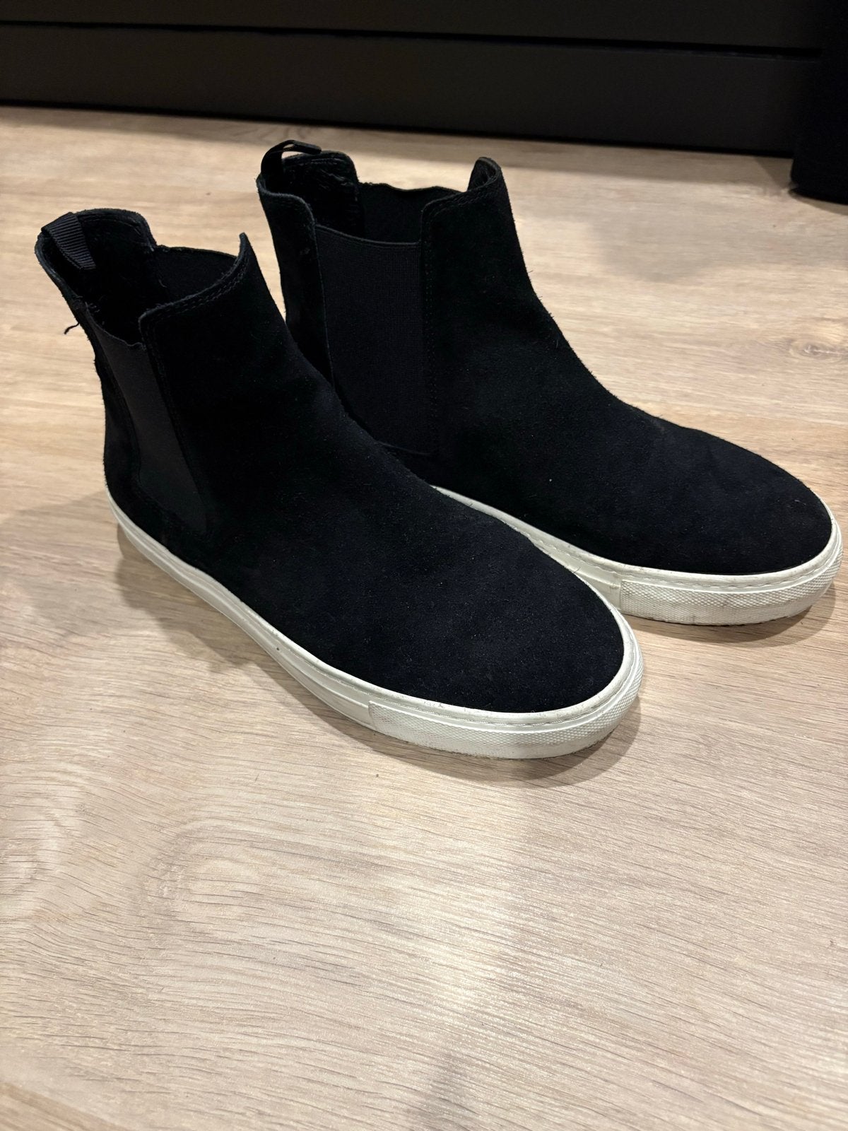 Purewhite Chelsea Boots Zwart Suède Maat 39, Ophalen, Zo goed als nieuw, Zwart, Lage of Enkellaarzen