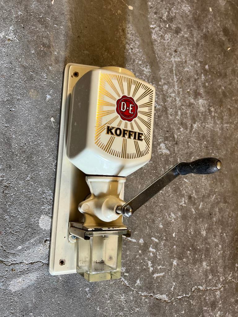 Vintage Douwe Egberts wandkoffiemolen, Ophalen