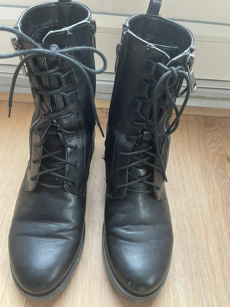 Dames boots/ enkellaarsjes, Kleding | Dames, Schoenen, Zwart, Lage of Enkellaarzen, Ophalen of Verzenden, Gedragen