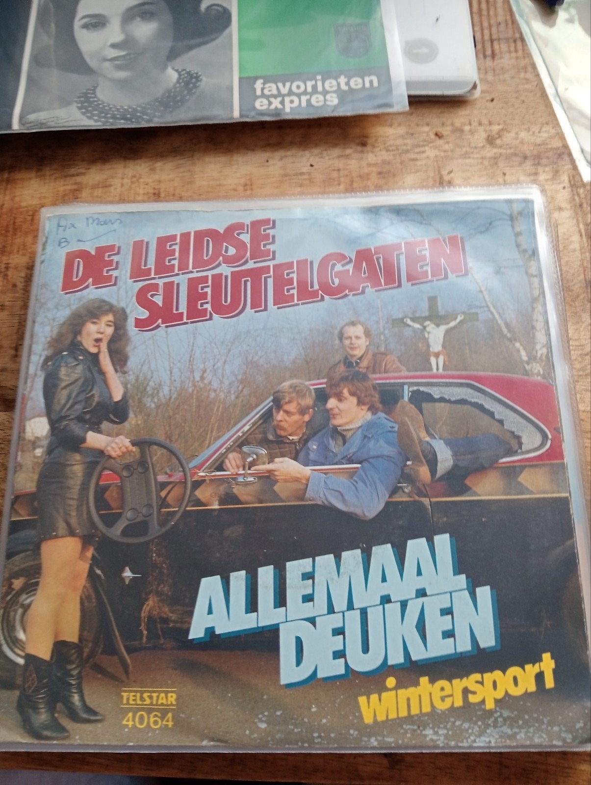 De Leidse sleutelgaten - allemaal deuken, Ophalen of Verzenden, Zo goed als nieuw, Overige formaten, Levenslied of Smartlap