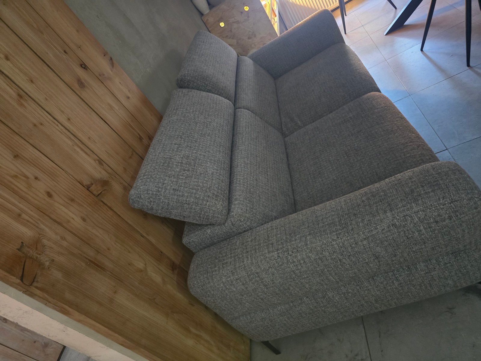 Comfortabele tweepersoonsbank - grijs, niet-opvouwbaar, Ophalen, Gebruikt, 150 tot 200 cm, Tweepersoons