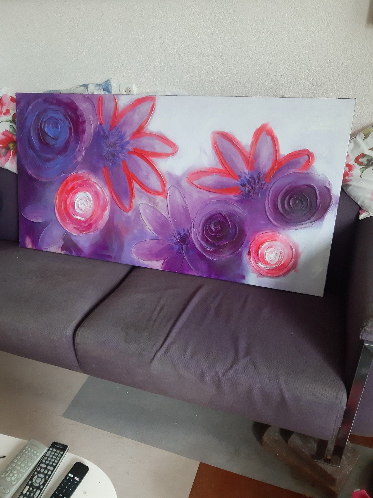 Schilderij met abstracte bloemen in paars en rood, Antiek en Kunst, Ophalen, Acrylverf, Gesigneerd, Bloemen