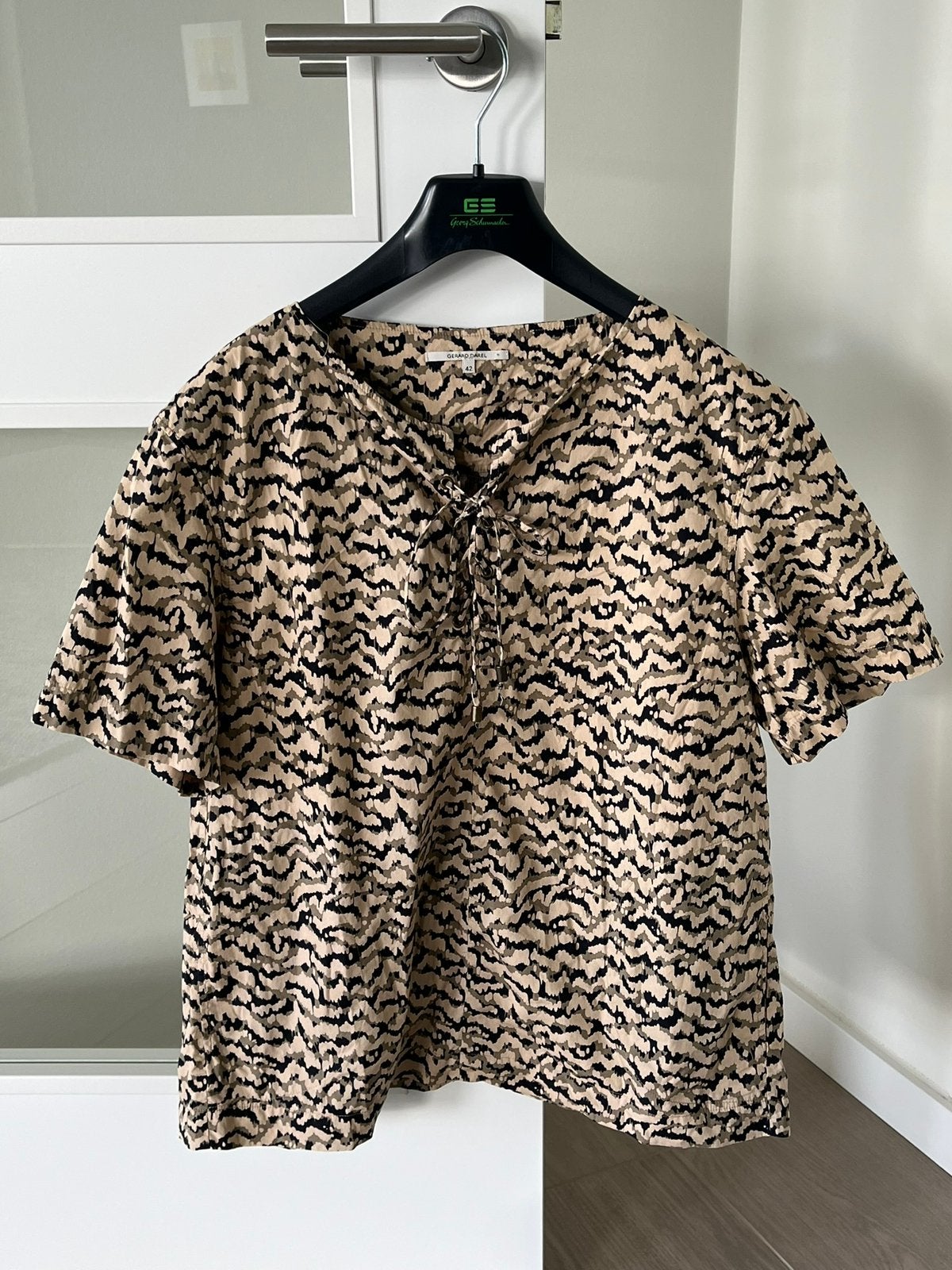 Gerard Darel blousje met safari print, mt FR 42, Ophalen of Verzenden, Zo goed als nieuw, Maat 42/44 (L)