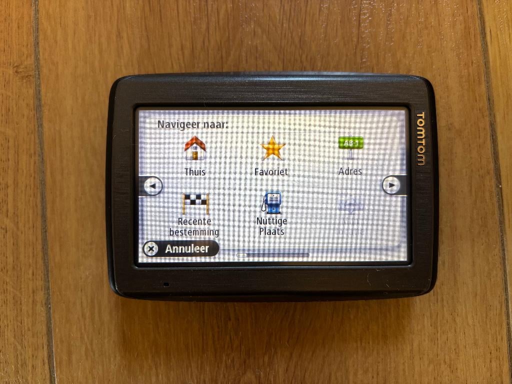 TomTom VIA 130 navigatiesysteem met lifetime kaart update, Ophalen of Verzenden, Zo goed als nieuw