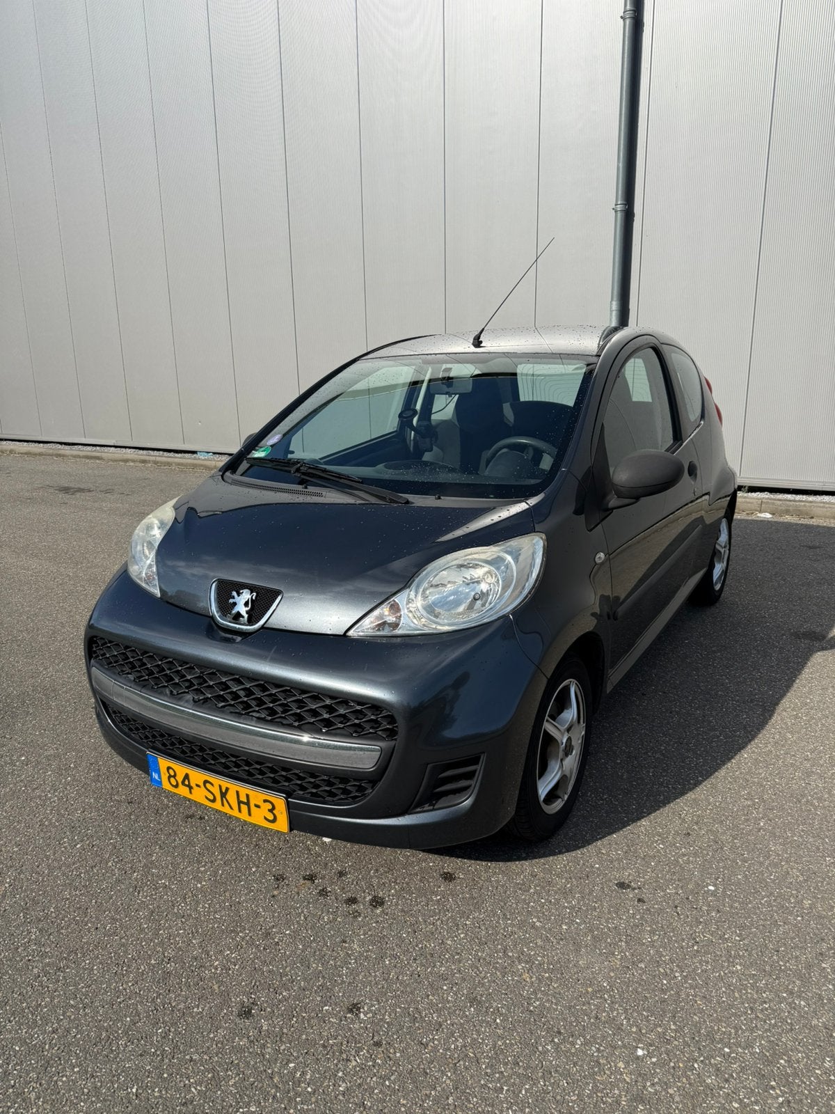 Peugeot 107 XR airco apk tot 7/2027 eerste eigenaar, Auto's, Voorwielaandrijving, Dealer onderhouden, Stof, Zwart