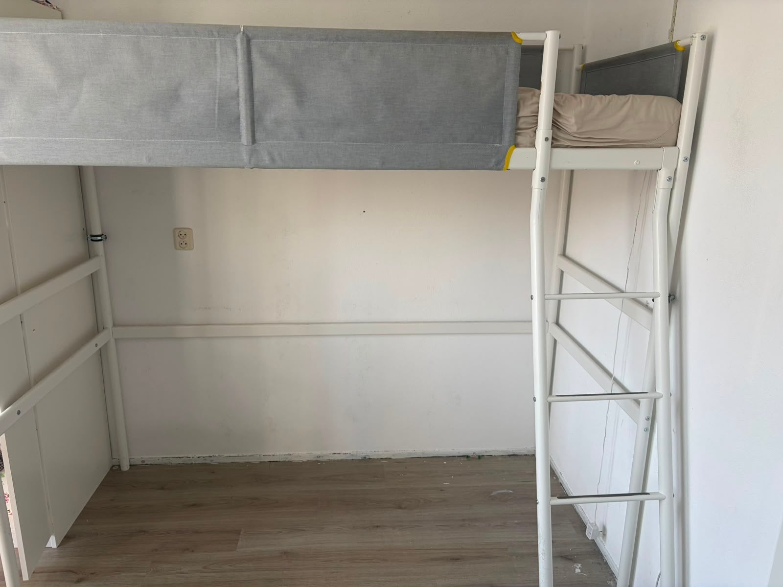 Hoogslaper van ikea zonder lattenboden, Huis en Inrichting, Slaapkamer | Stapelbedden en Hoogslapers, Ophalen, Eenpersoons, Zo goed als nieuw