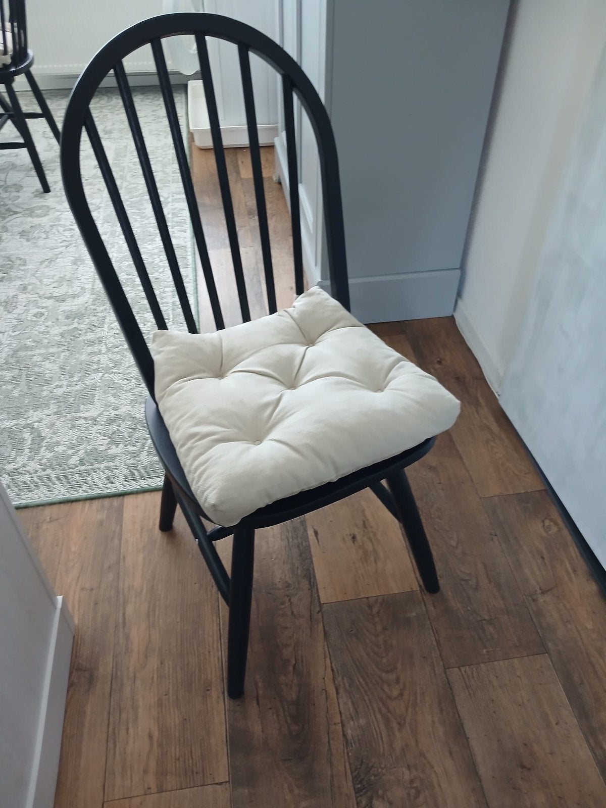 Zwarte houten stoel met spijlenrug, Ophalen, Zwart, Zo goed als nieuw, Eén