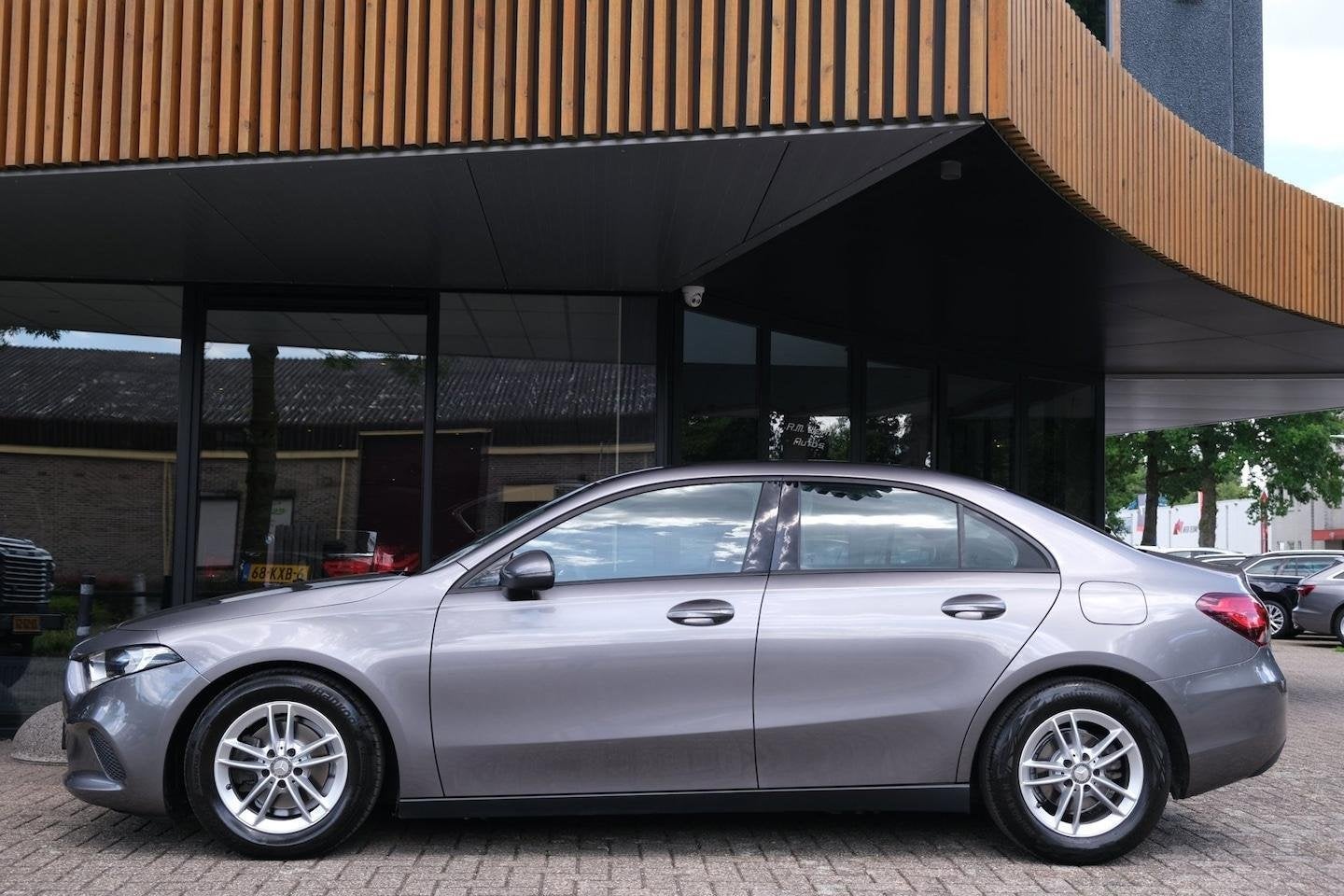 Mercedes-Benz A-klasse 180|Rijklaar|Camera|Apple Carplay|And, Auto's, Mercedes-Benz, Voorwielaandrijving, 136 pk, Gebruikt, 4 cilinders