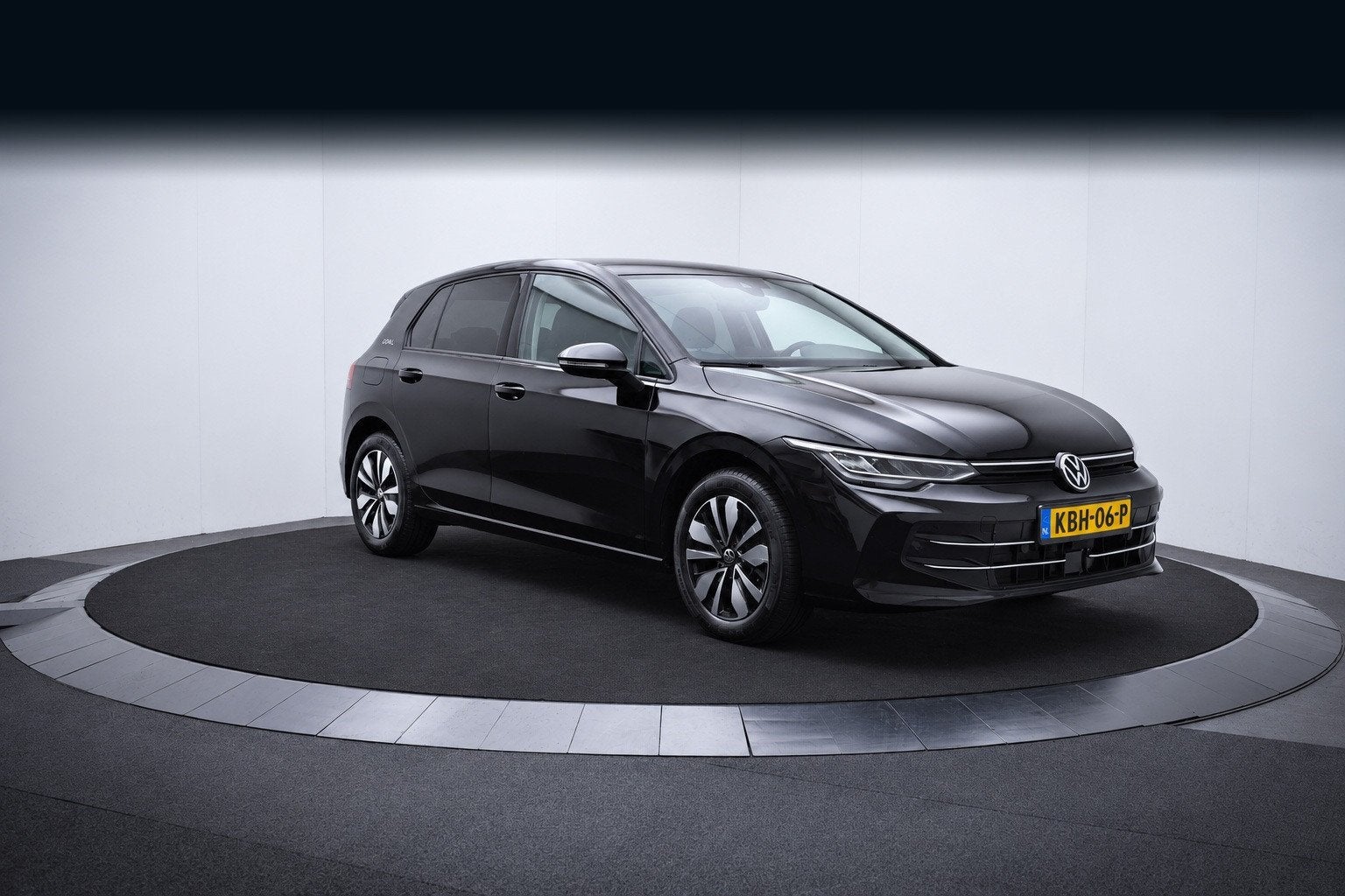 Volkswagen Golf 1.5 TSI COMFORTLINE "Goal" FULL LED | APP CO, Dealer onderhouden, Stof, 4 cilinders, Zwart